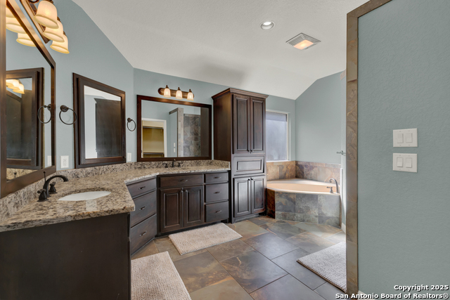 Image 26 of 42 For 546 Melissa