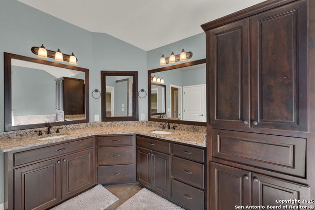 Image 27 of 42 For 546 Melissa