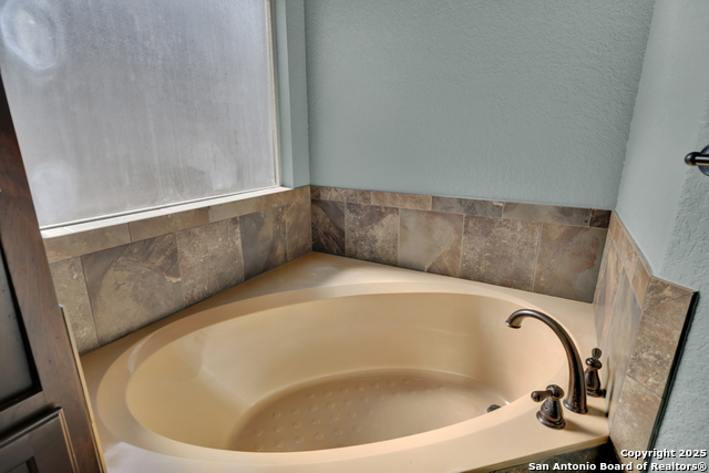 Image 29 of 42 For 546 Melissa