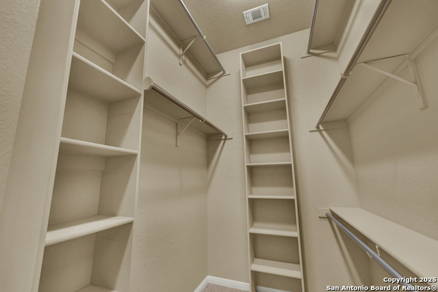 Image 31 of 42 For 546 Melissa