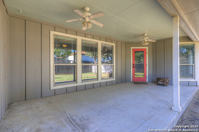 Image 37 of 42 For 546 Melissa