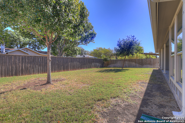 Image 39 of 42 For 546 Melissa