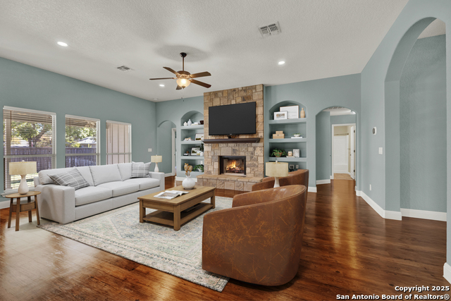 Image 5 of 42 For 546 Melissa