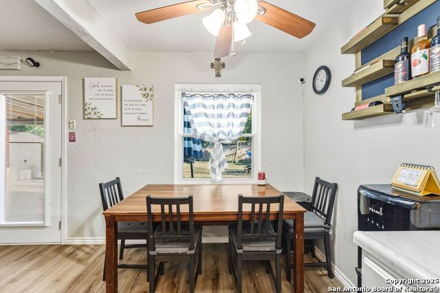 Listing photo id 11 for 9810 Wahada Ave