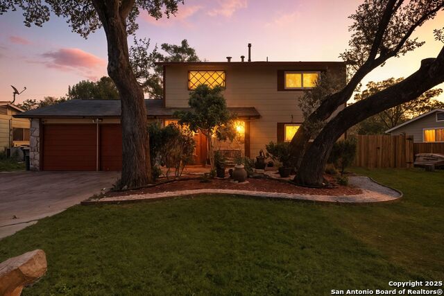 Listing photo id 0 for 9810 Wahada Ave