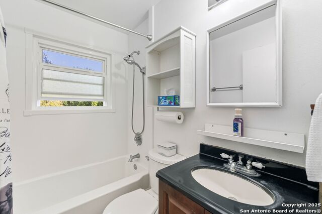 Listing photo id 22 for 9810 Wahada Ave