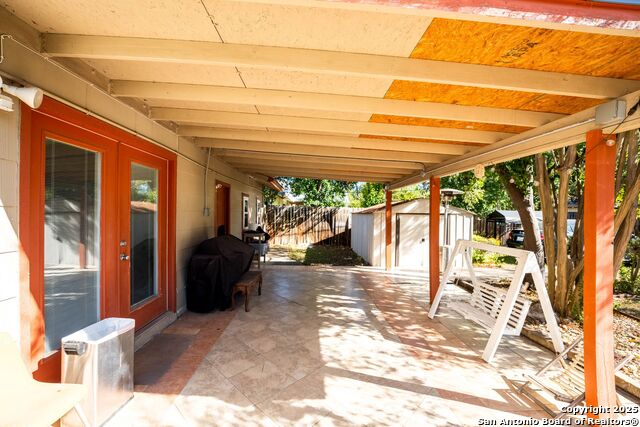 Listing photo id 27 for 9810 Wahada Ave