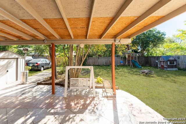 Listing photo id 28 for 9810 Wahada Ave