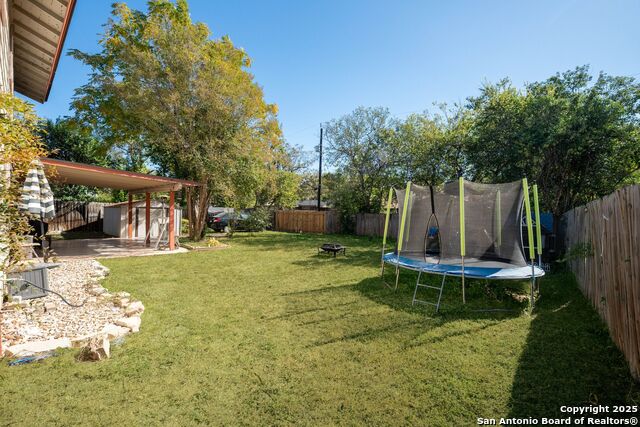 Listing photo id 33 for 9810 Wahada Ave