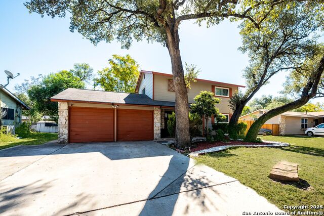 Listing photo id 2 for 9810 Wahada Ave