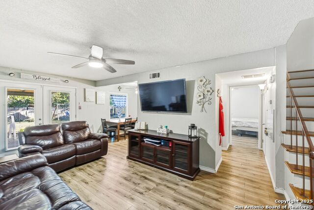 Listing photo id 7 for 9810 Wahada Ave