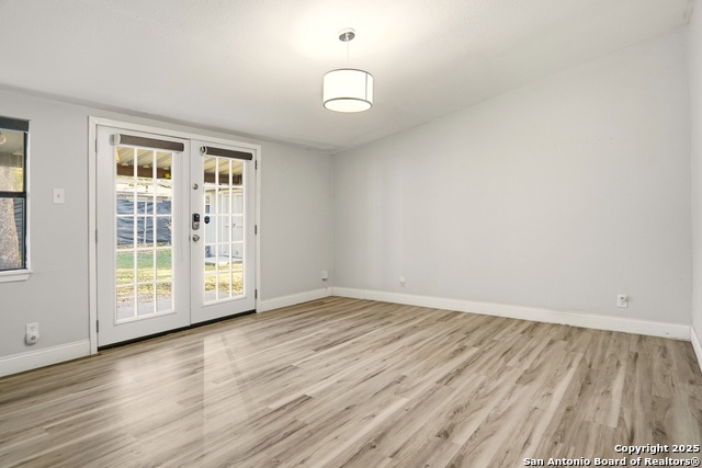 Image 13 of 31 For 2375 Mulberry Ave W