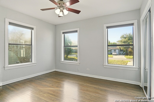 Image 18 of 31 For 2375 Mulberry Ave W