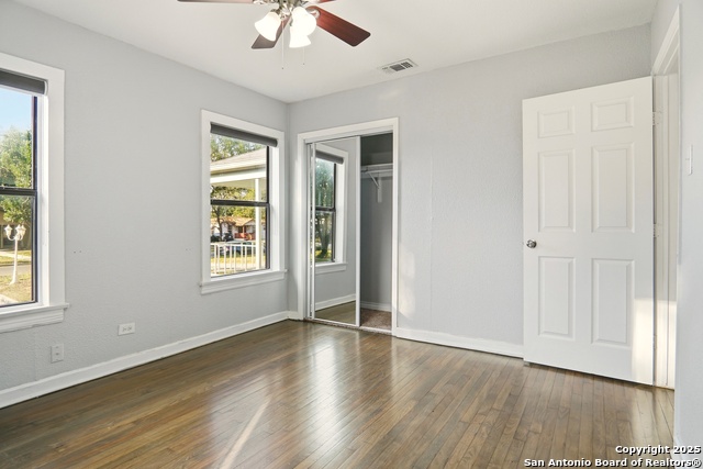 Image 19 of 31 For 2375 Mulberry Ave W