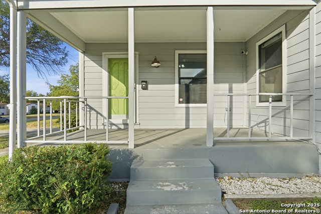 Image 2 of 31 For 2375 Mulberry Ave W