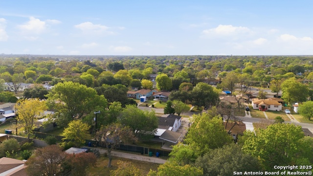 Image 29 of 31 For 2375 Mulberry Ave W