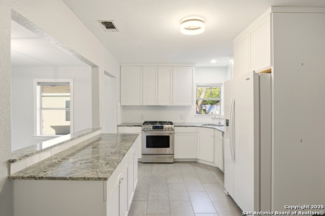 Image 9 of 31 For 2375 Mulberry Ave W