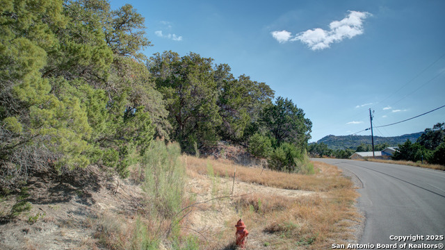 Details for 915 Five Oaks, Canyon Lake, TX 78133