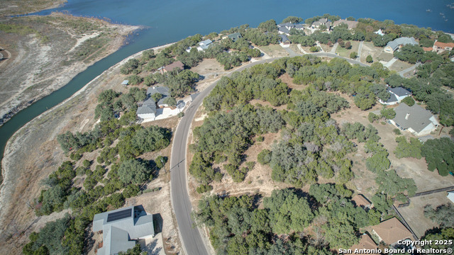 Image 10 of 11 For 915 Five Oaks