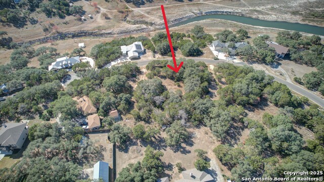 Image 4 of 11 For 915 Five Oaks