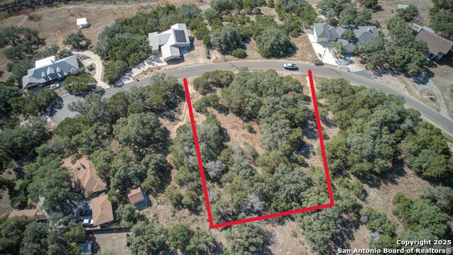 Image 5 of 11 For 915 Five Oaks