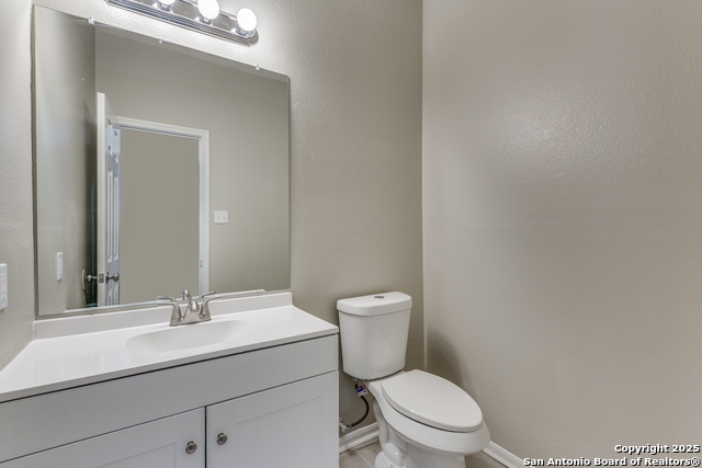 Image 23 of 25 For 9002 Maggie  