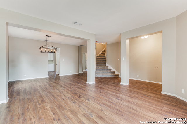 Image 7 of 25 For 9002 Maggie  