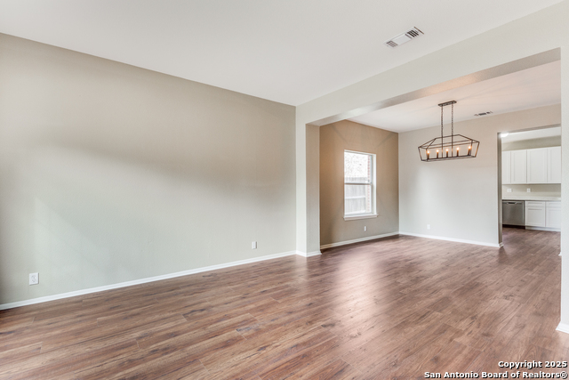 Image 8 of 25 For 9002 Maggie  