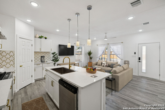 Image 19 of 38 For 120 Canadian St