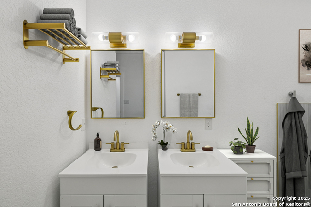 Image 26 of 38 For 120 Canadian St