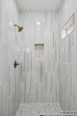 Image 29 of 38 For 120 Canadian St