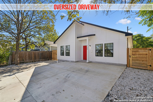 Image 3 of 38 For 120 Canadian St