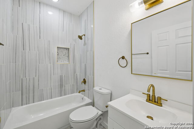 Image 32 of 38 For 120 Canadian St