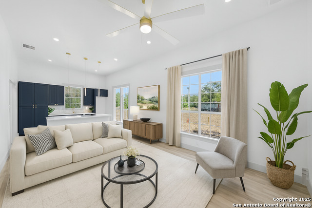 Listing photo id 1 for 904 17th  