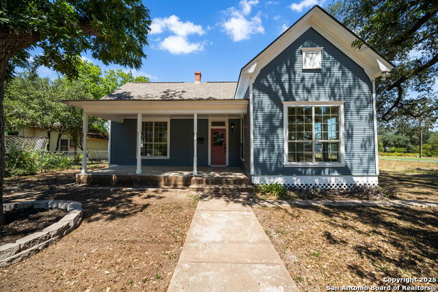 Listing photo id 29 for 904 17th  