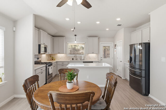 Listing photo id 7 for 605 Jaboncillo