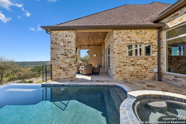 Listing photo id 18 for 7810 Vanity  