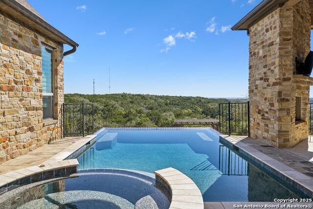 Listing photo id 19 for 7810 Vanity  