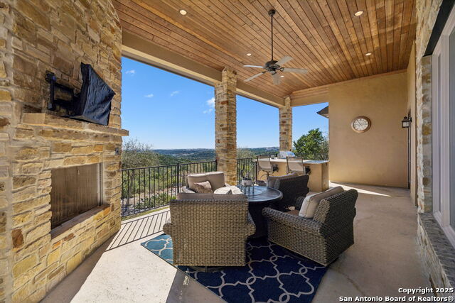 Listing photo id 20 for 7810 Vanity  