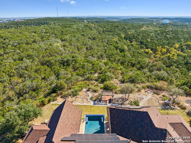 Listing photo id 31 for 7810 Vanity  