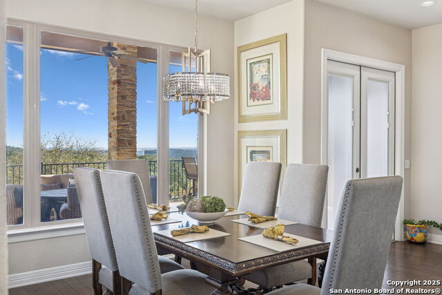 Listing photo id 5 for 7810 Vanity  