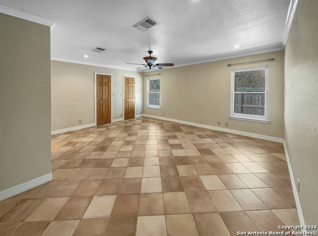 Listing photo id 12 for 14128 Emerald Hill