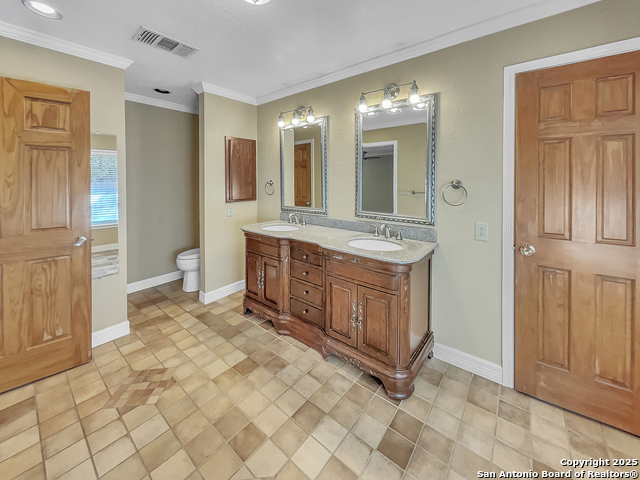 Listing photo id 14 for 14128 Emerald Hill