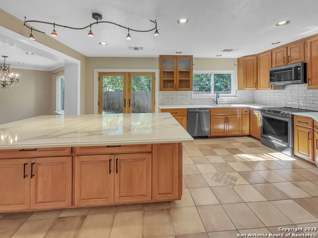 Listing photo id 2 for 14128 Emerald Hill