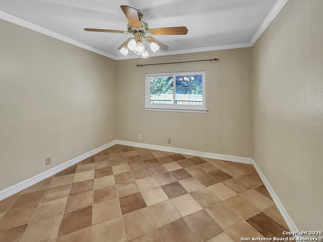 Listing photo id 4 for 14128 Emerald Hill