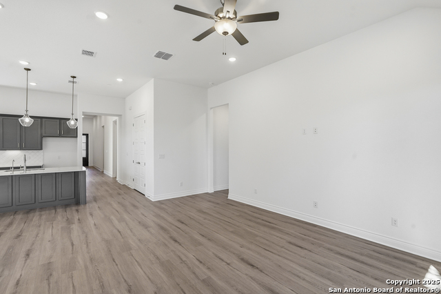 Image 21 of 34 For 1412 Hallettsville