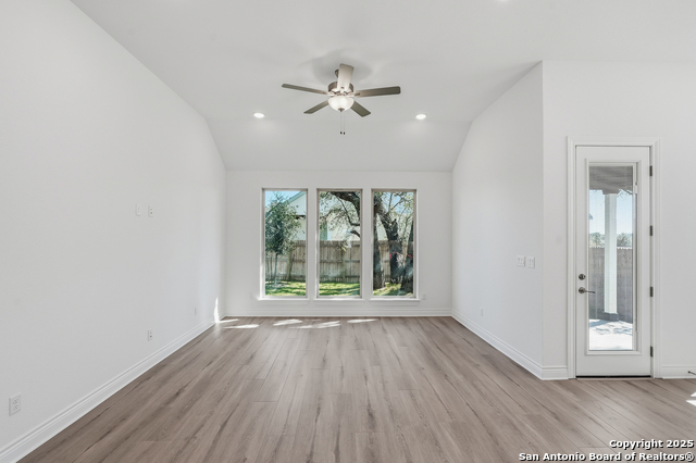 Image 29 of 34 For 1412 Hallettsville