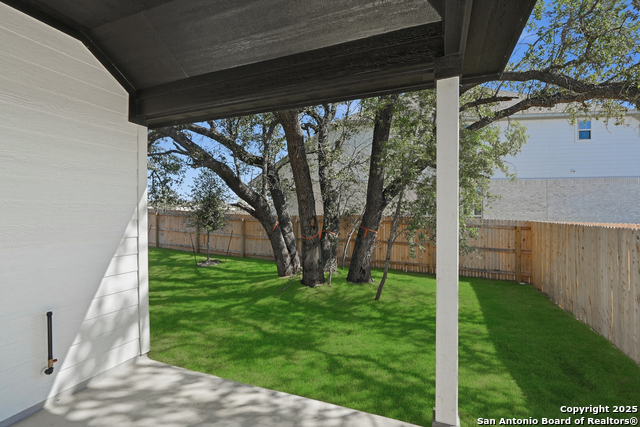 Image 30 of 34 For 1412 Hallettsville