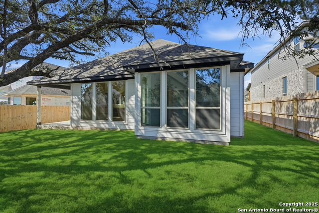 Image 33 of 34 For 1412 Hallettsville