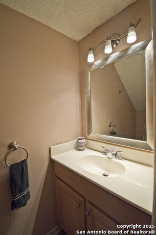 Image 12 of 30 For 6427 Wurzbach #4 4